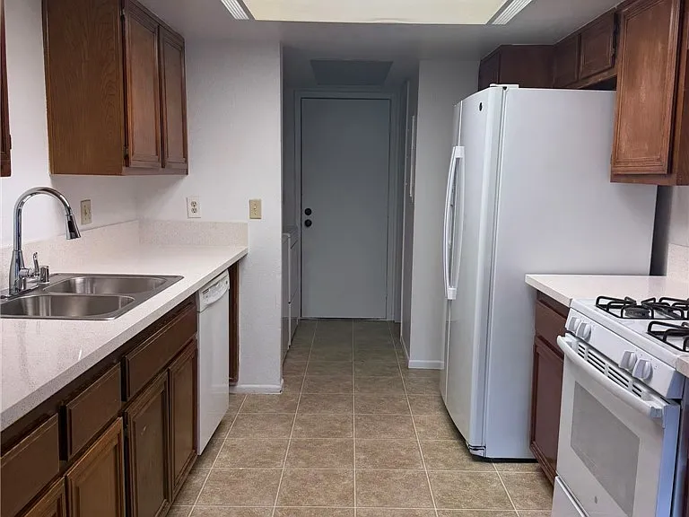 2119 Pine Breeze Ln — Photo 21