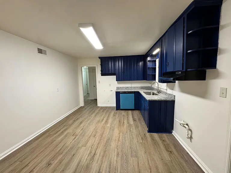 3543 Berkley Dr — Photo 7