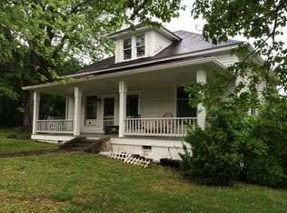 805 Hiwassee St, Murphy, NC 28906