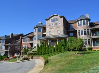5220 Indian Woods Dr UNIT 301, Louisville, KY