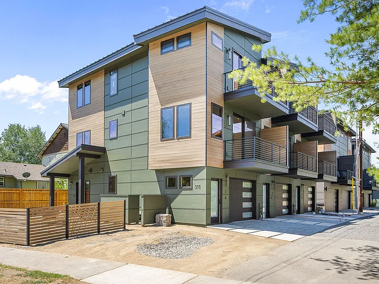 315 Riverside Blvd #3 — Photo 5