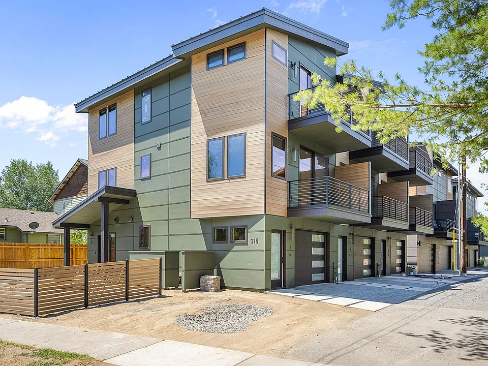 315 NW Riverside Blvd #1