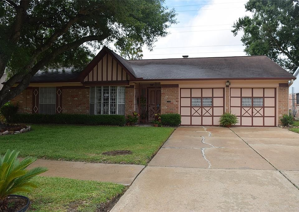 1st image of 11415 Pine Knoll Dr