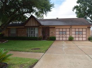 11415 Pine Knoll Dr, Houston, TX 77099