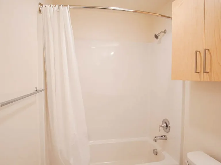 6015 S Virginia Ave #301 — Photo 14