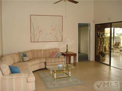 3rd image of 5934 Parkwalk Cir W