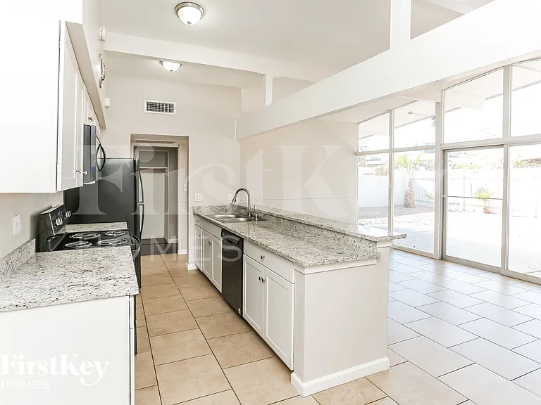 6237 Rassler Ave — Photo 5