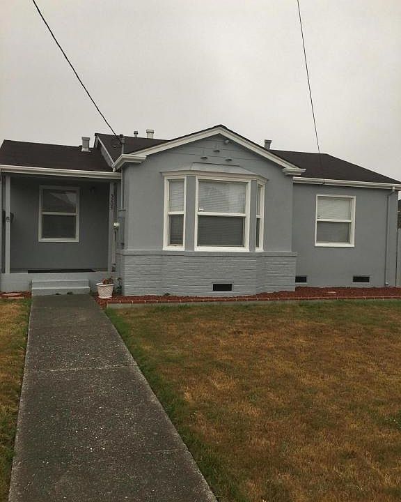 2nd image of 3205 F St