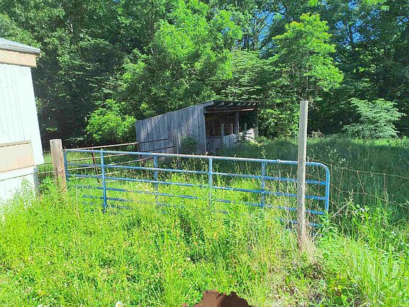 3rd image of 3149 Horse Farm Dr