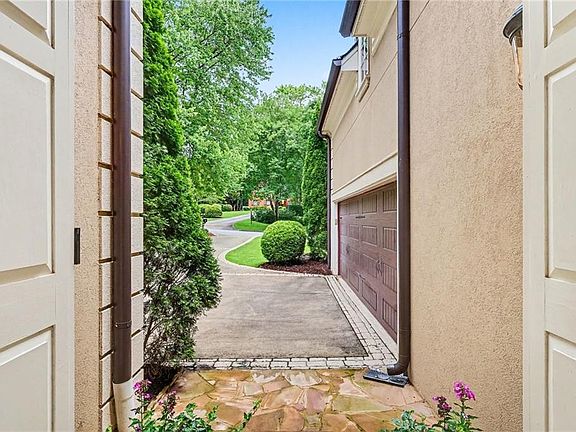 4th image of 525 Avignon Ct