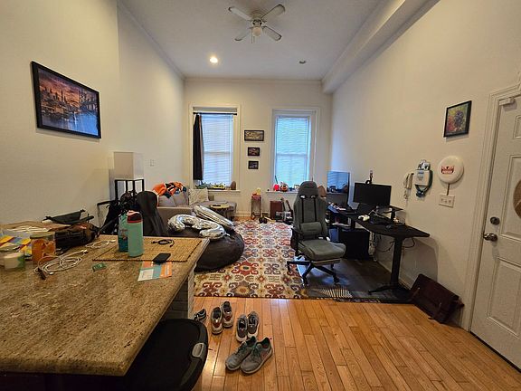 3rd image of 1621 Green St #1F