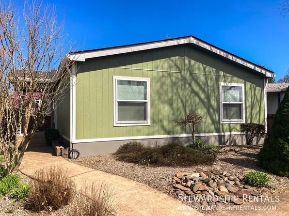 1313 Bramblewood Ln, Eugene, OR 97404