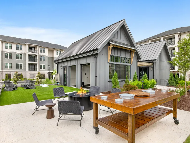 The Henslow Daniel Island Apartments & Townhomes — Photo 47