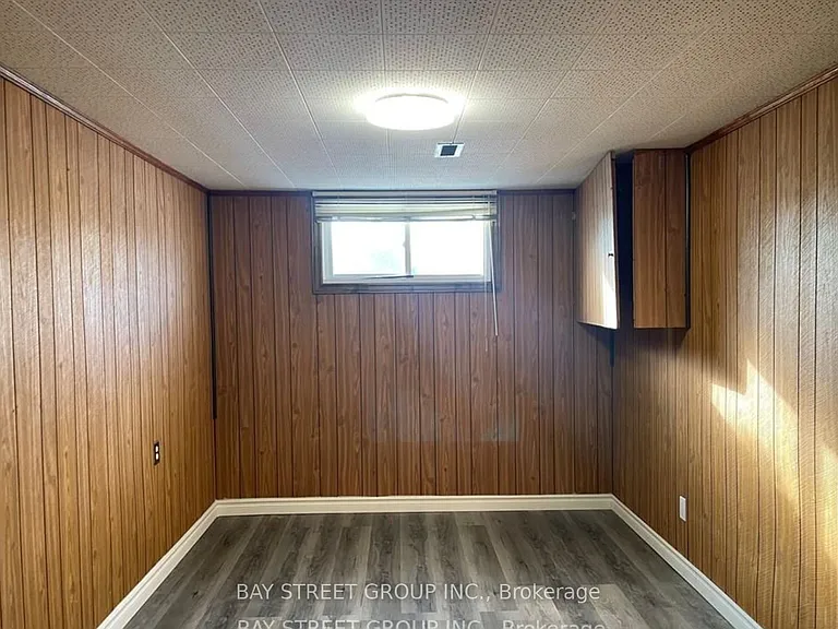 6852 Hagar Ave — Photo 13