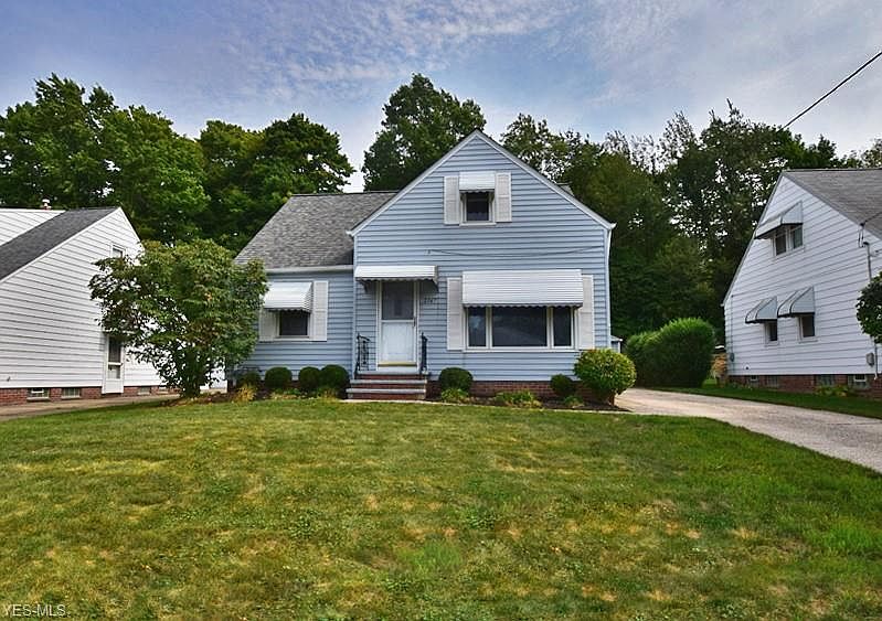 1st image of 2167 Larchmont Dr