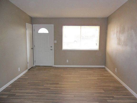 3rd image of 3908 Moonbeam Dr