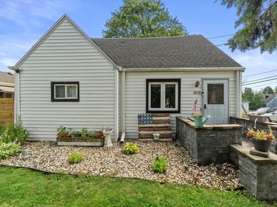 3858 South 37th STREET, Greenfield, WI, 53221