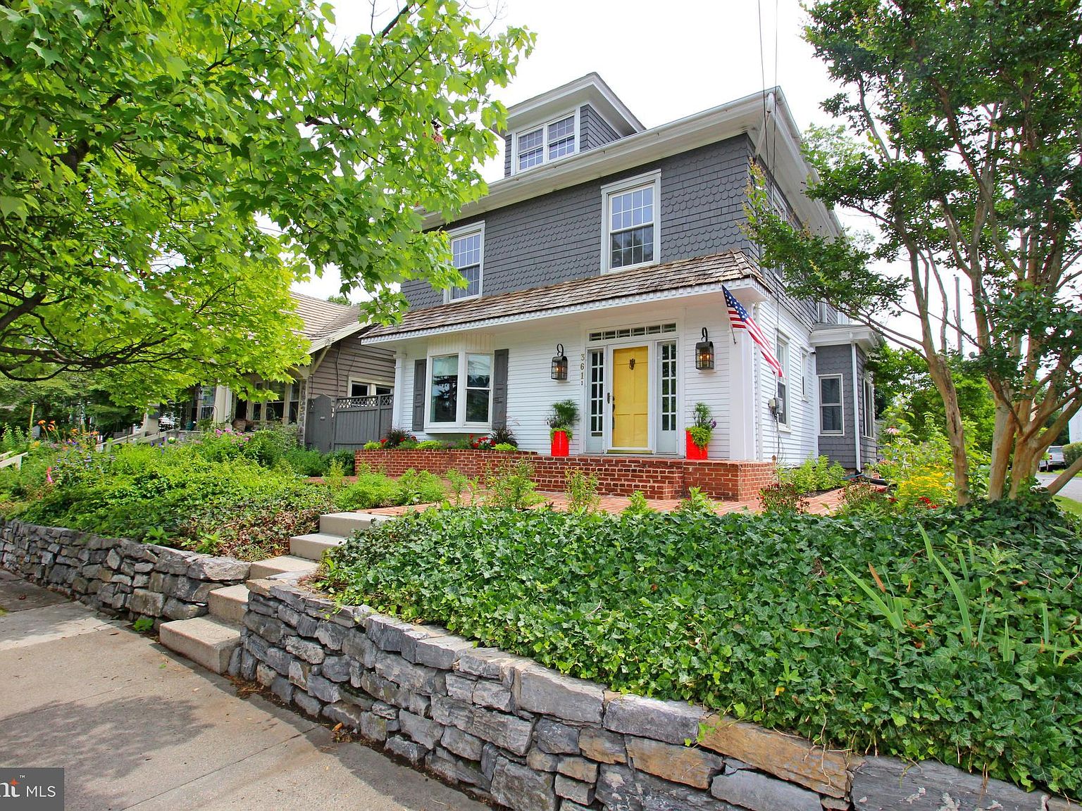 361 N Broad St, Lititz, PA 17543 Zillow