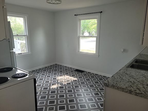 5th image of 603 S Griffin St