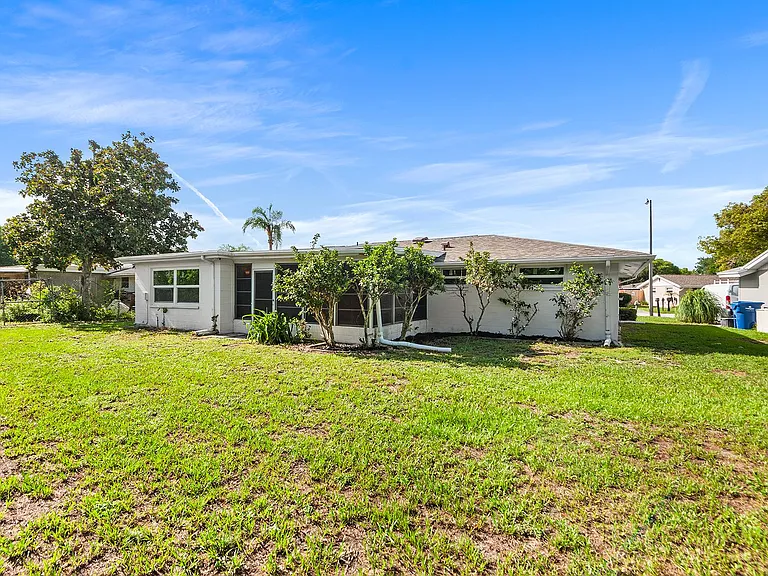 7913 Raintree Dr — Photo 12