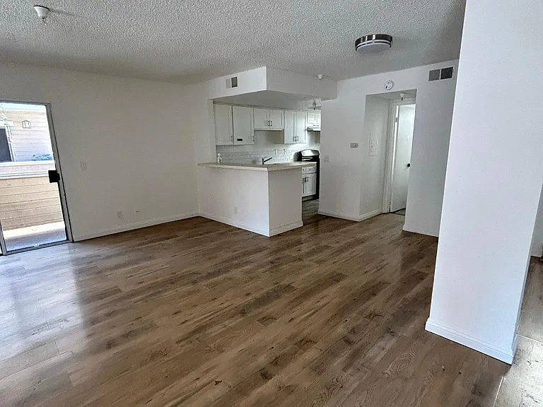 313 E Pine St #18 — Photo 4