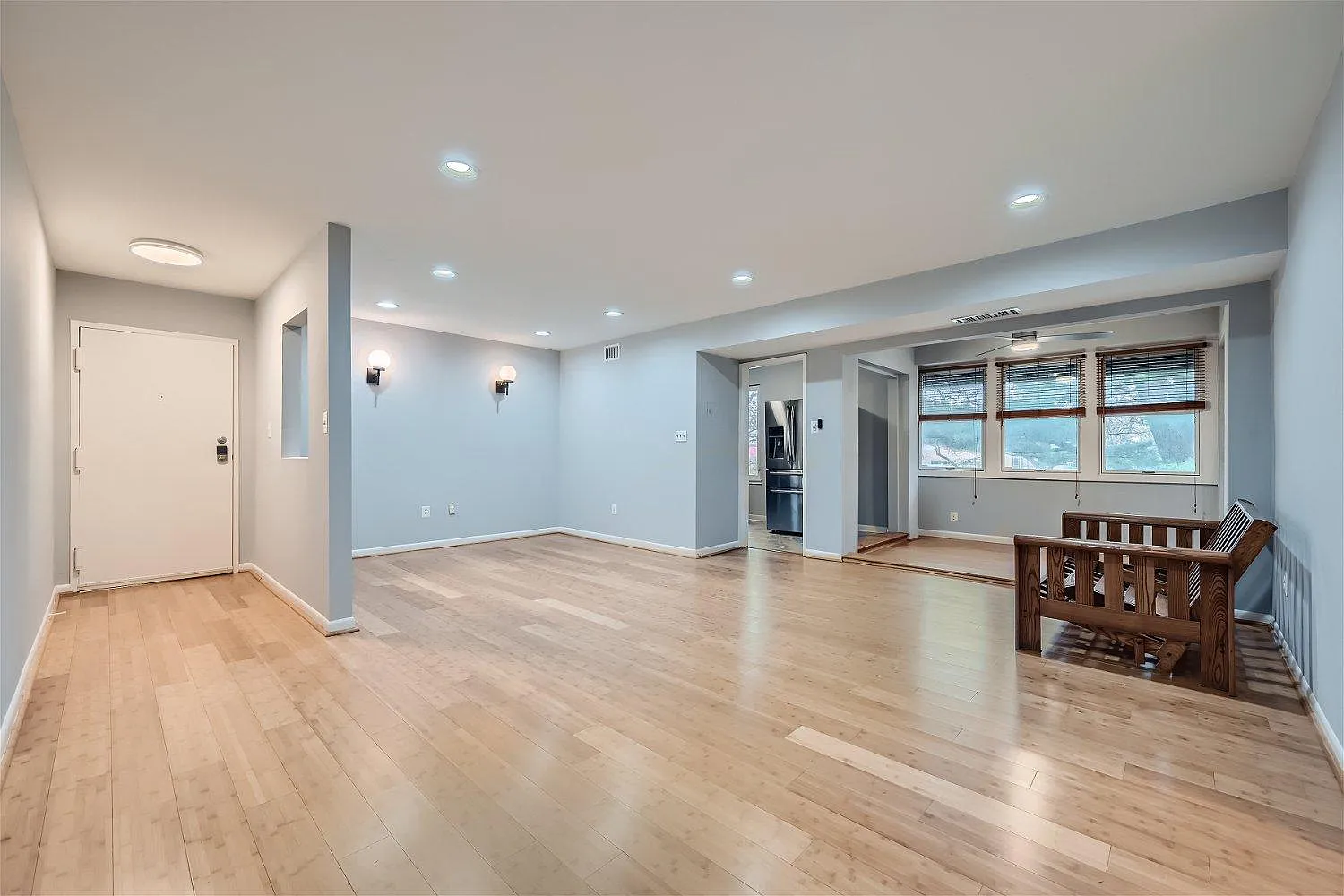 2 bed, 953 sqft, $1,900 — Photo 2