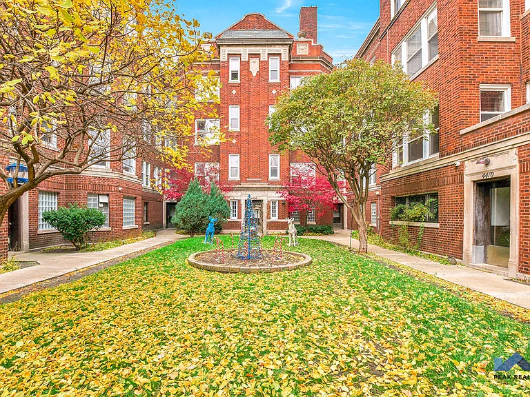 4400-10 N. Ashland Ave. / 1600-10 W. Montrose Ave. — Photo 2