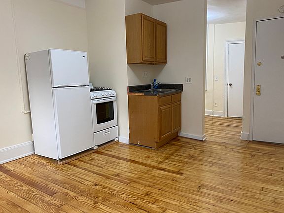 3rd image of 93 1st Ave APT 4B
