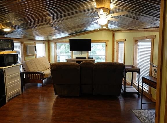 4th image of 407 Brazos Harbor Dr