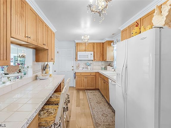 5th image of 3021 SE 16th Pl