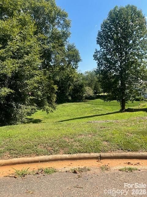 1st image of 2808 Devonshire Ct #31