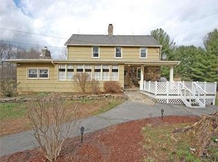 63 Mallory Ln, Pine Bush, NY 12566