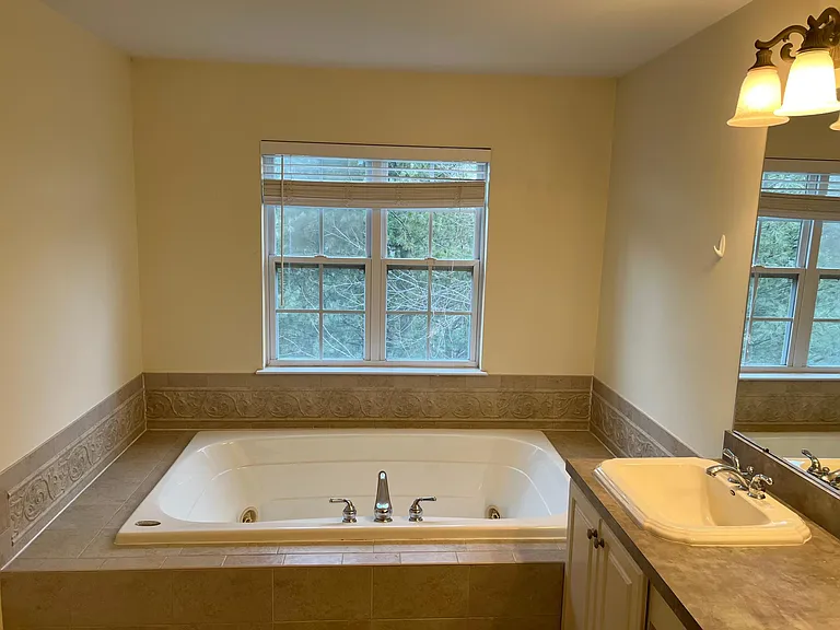 49 Truman Ave — Photo 16