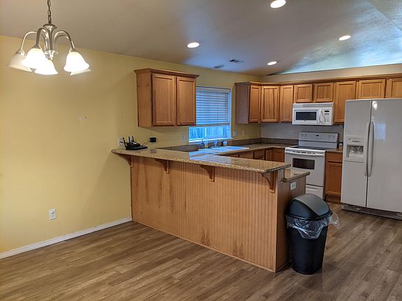 3rd image of 7894 27th St