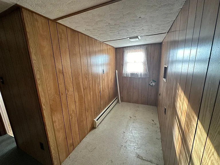 102 N River St — Photo 10