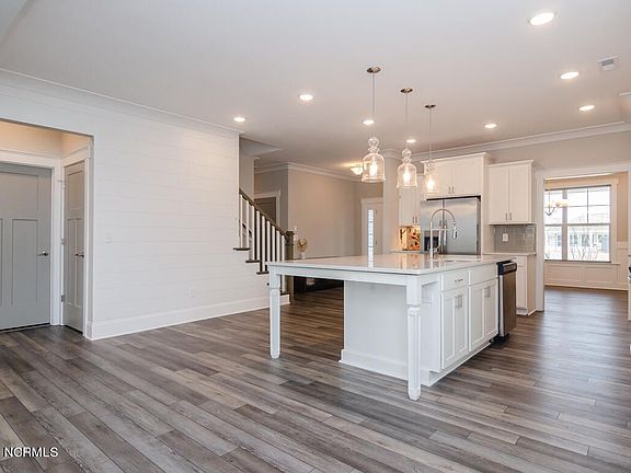 4th image of 4829 Goodwood Way