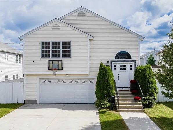 242 Tuttle St, Fall River, MA 02724