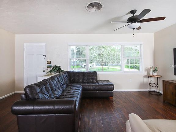 5th image of 2627 Jefferson Cir