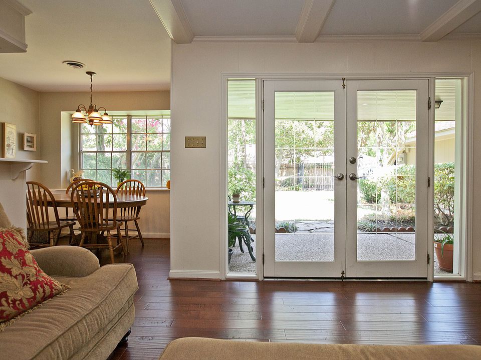 2nd image of 10002 Overbrook Ln