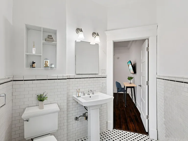 CENTER VIEW APARTMENTS- LIVE YOUR BEST LIFE HERE! — Photo 17