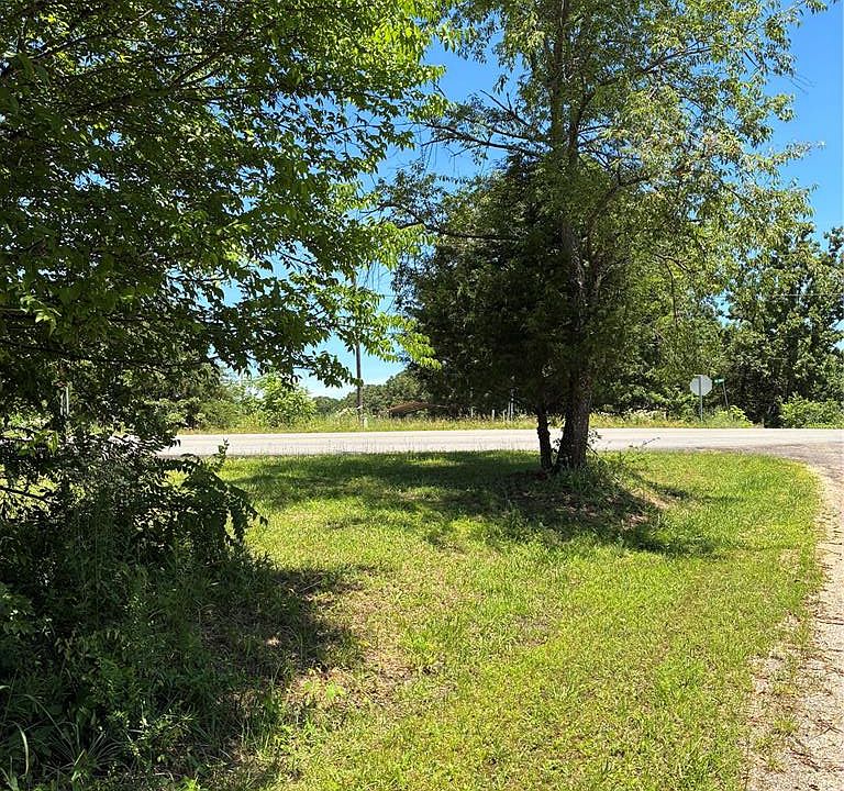 2nd image of Highway E Hwy