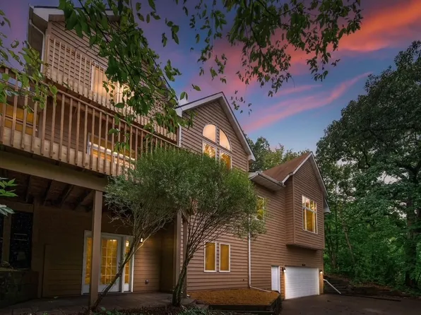 9848 Oak Shore Dr, Lakeville, MN 55044