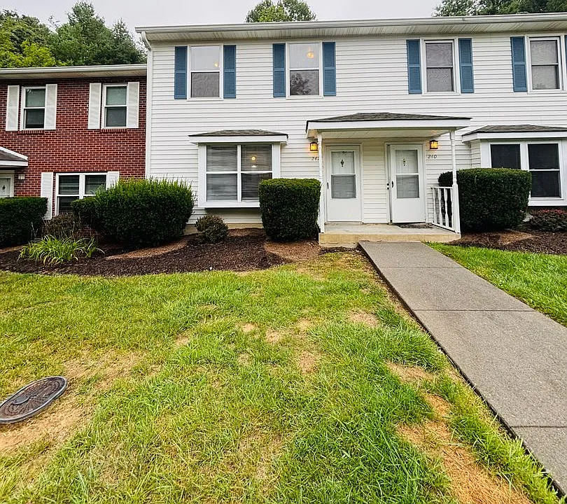 242 Janie Ln
