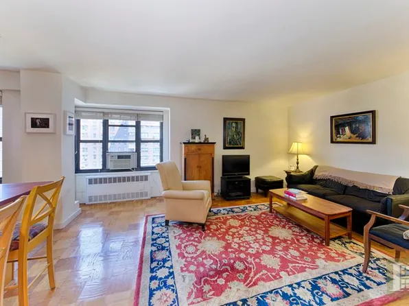 264 East Broadway image 1 of 8