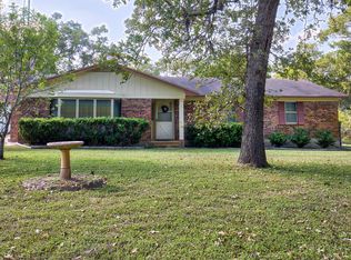 8255 Pheasant Ln, Burton, TX 77835