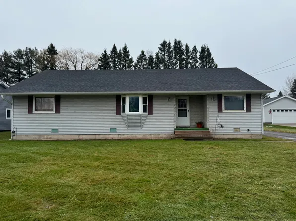 216 E 13th Ave, Sault Sainte Marie, MI 49783