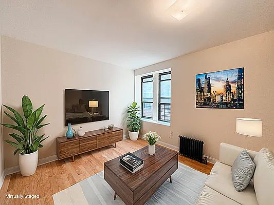3rd image of 209 E 165th St APT 4A