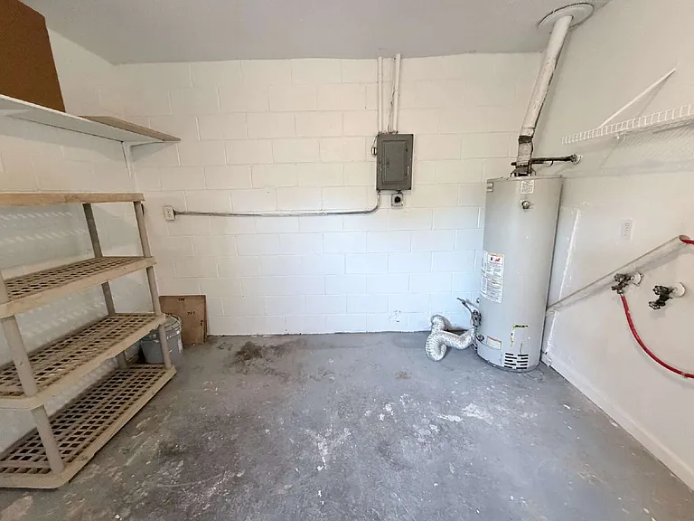 1211 Robert King High Dr — Photo 14