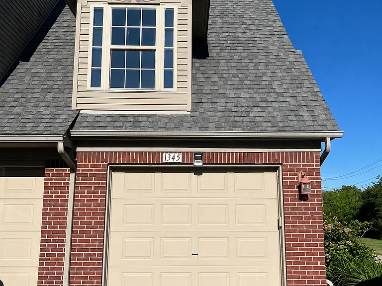 1345 Addington Ln — Photo 2