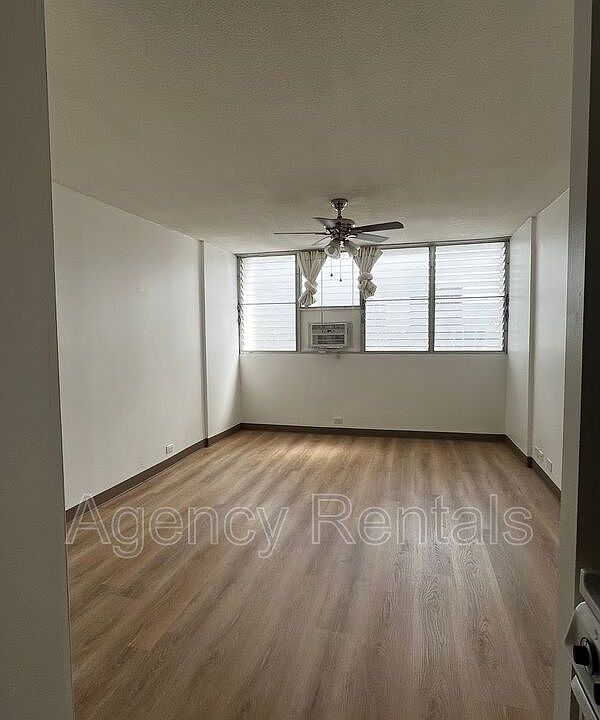 2nd image of 1125 Young St APT 907
